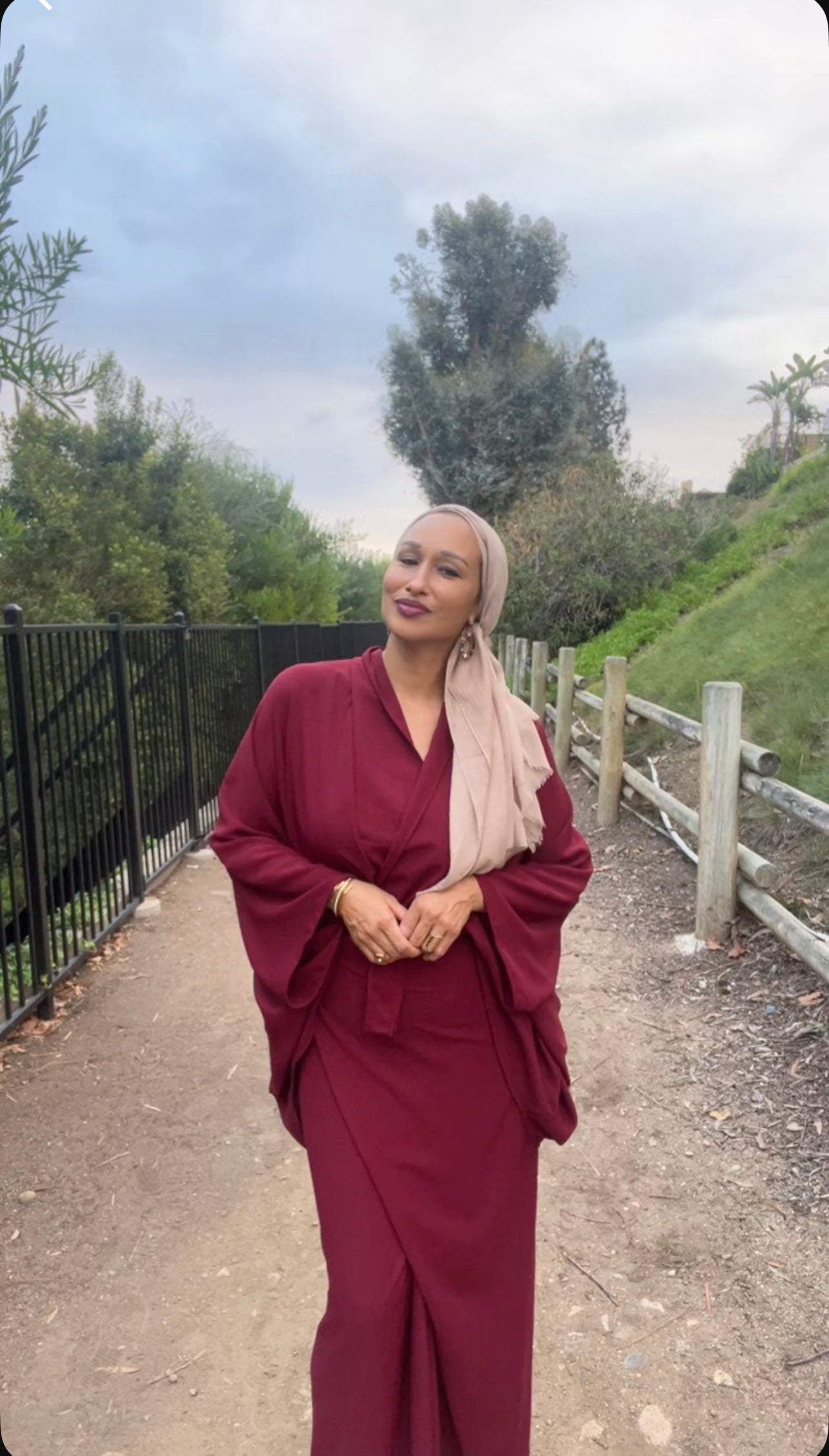 The “Dia” Set in Maroon